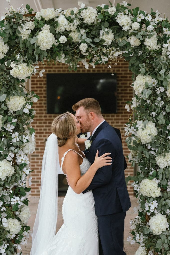 Detroit golf club summer wedding ceremony